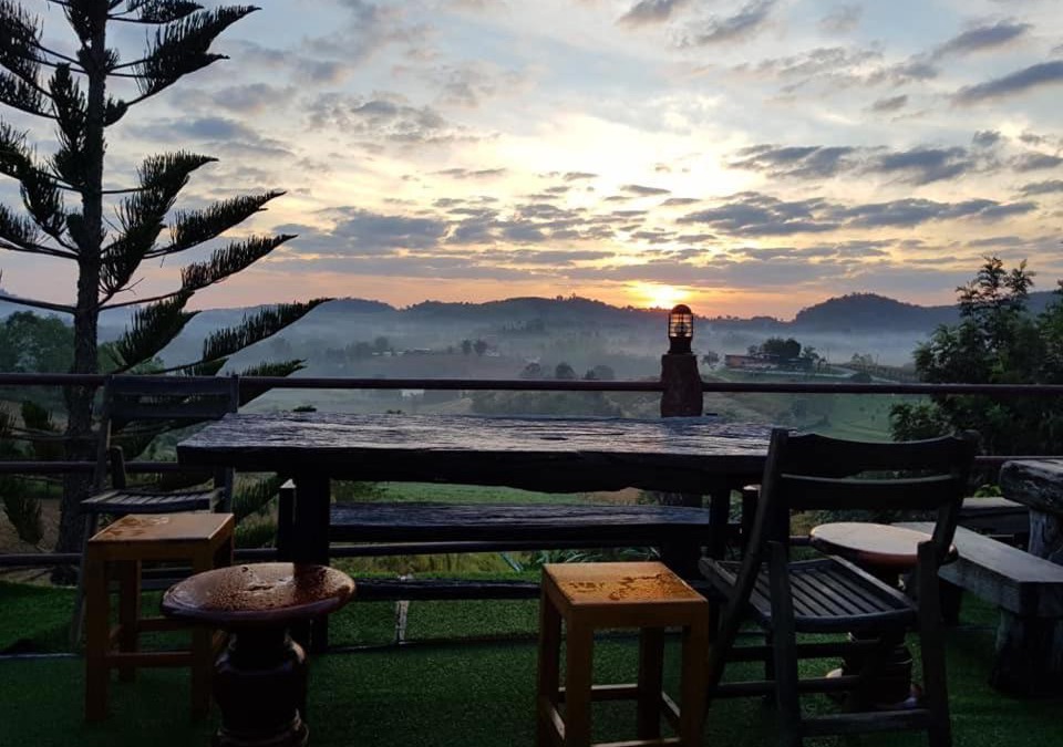 Khao Kho House | บ้านไม้สายหมอกเขาค้อ โฮมสเตย์ Bann Mai Sai Mhog Khao Kho Homestay