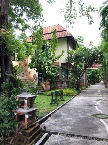 Si Thep Hotel | พิชชาวรี รีสอร์ท