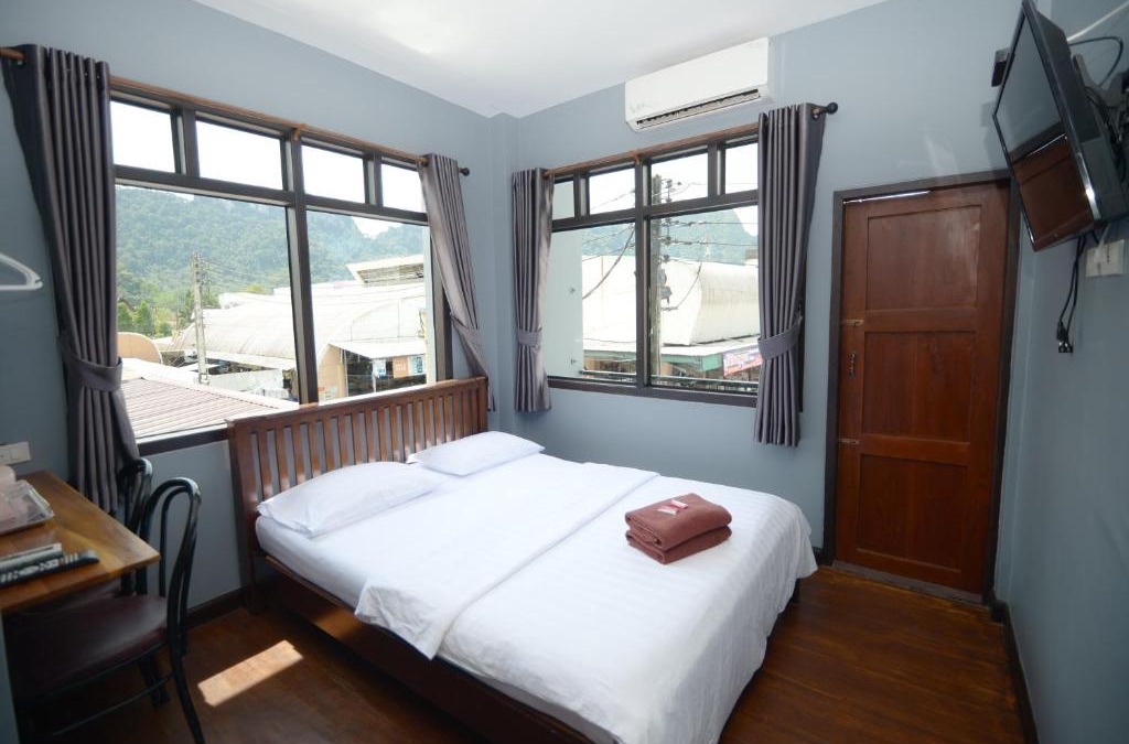 Tham Nam Phut Hotel | รัตนพงษ์ Rattanapong