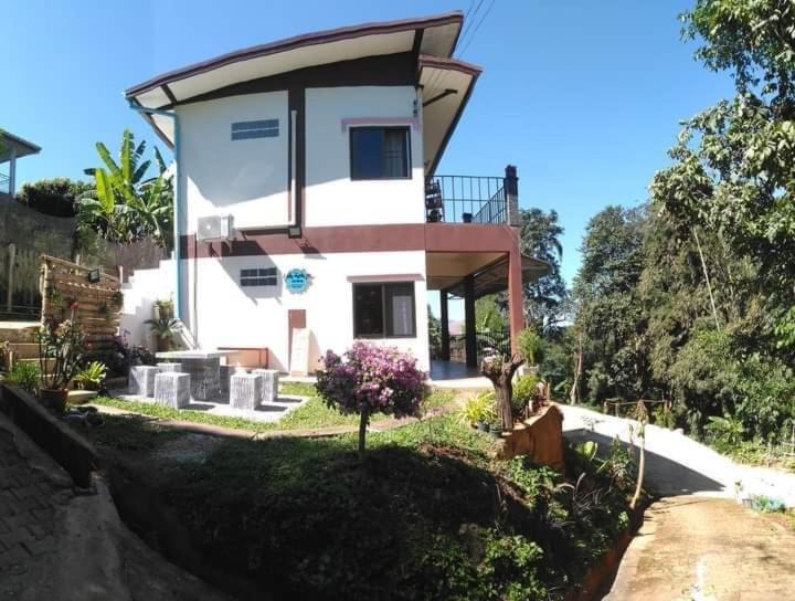 Mae Fa Luang House | หลับสบายที่ดอยตุง Zuh meh ja Home lodge
