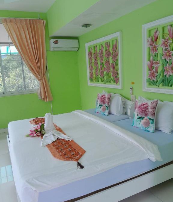 Sarika Hotel | อุ่นเรือน รีสอร์ท