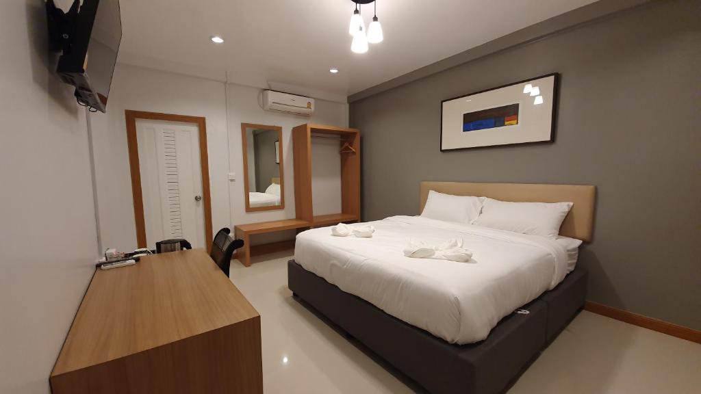 Sakon Nakhon Hotel | โรงแรมอินทราเพลส