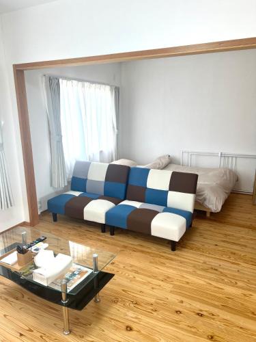 Mikawamachi Apartment | オレンジコーポ 202号室