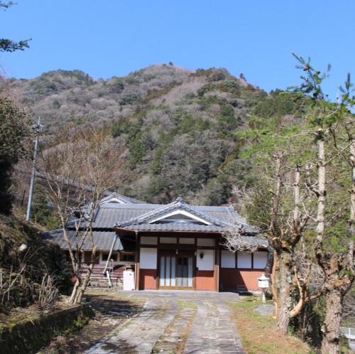 Shikokuchuo House | ゲストハウス こごみ庵