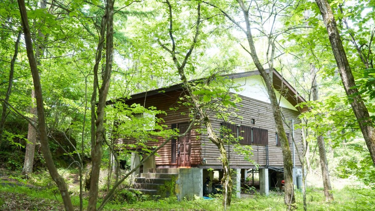 Tsumagoi Cottage | バーベキュー、焚火、野外サウナ、ドラム缶風呂を楽しめるアウトドア貸切別荘
