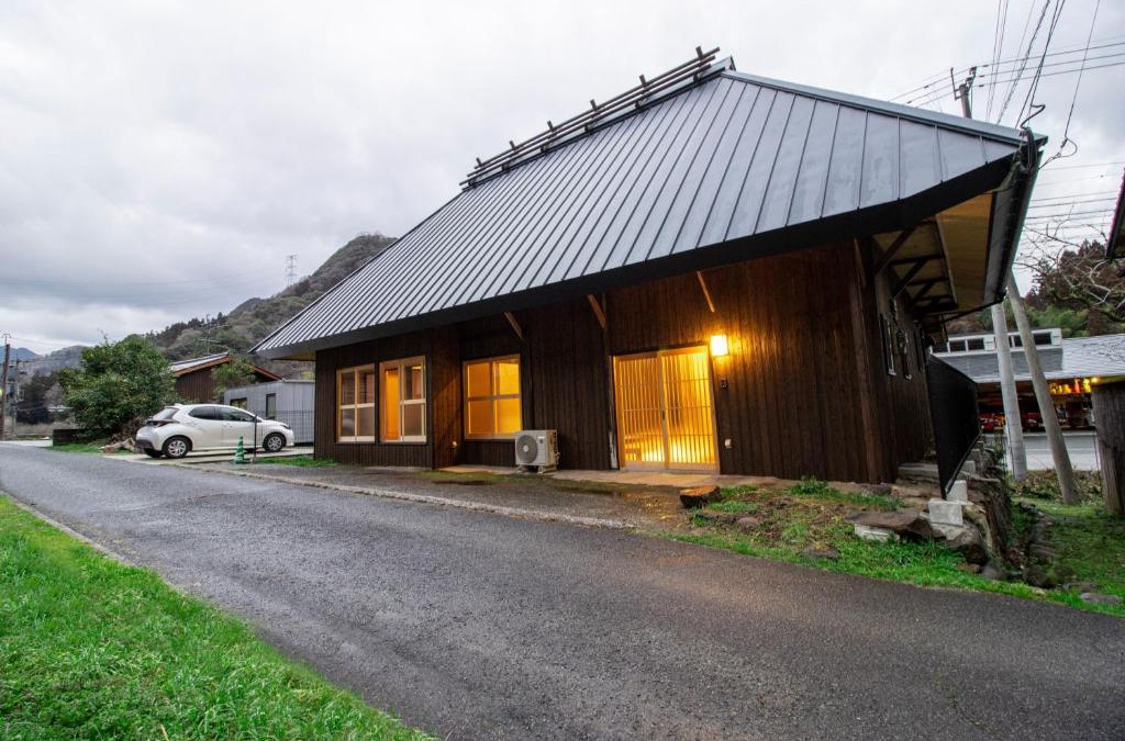 Nakatsu Apartment | 予約制薪割りBBQ可能! 青の洞門から車で15分 l 四季折々の自然が楽しめる農泊古民家 鍋屋