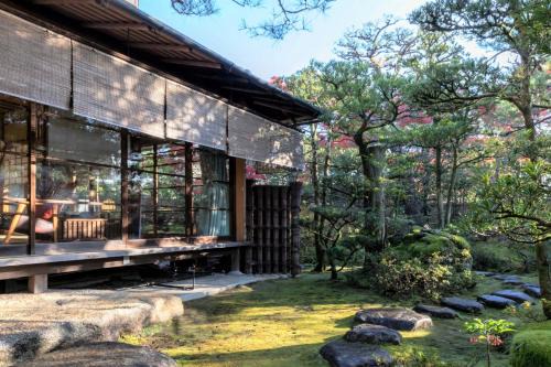 Ukyo Ward House | 伝心庵 Garden Villa Denshin-An