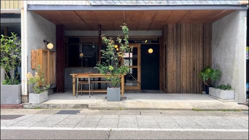 Ono Hostel | 商店街で暮らすように泊まる-アラシマホステル-