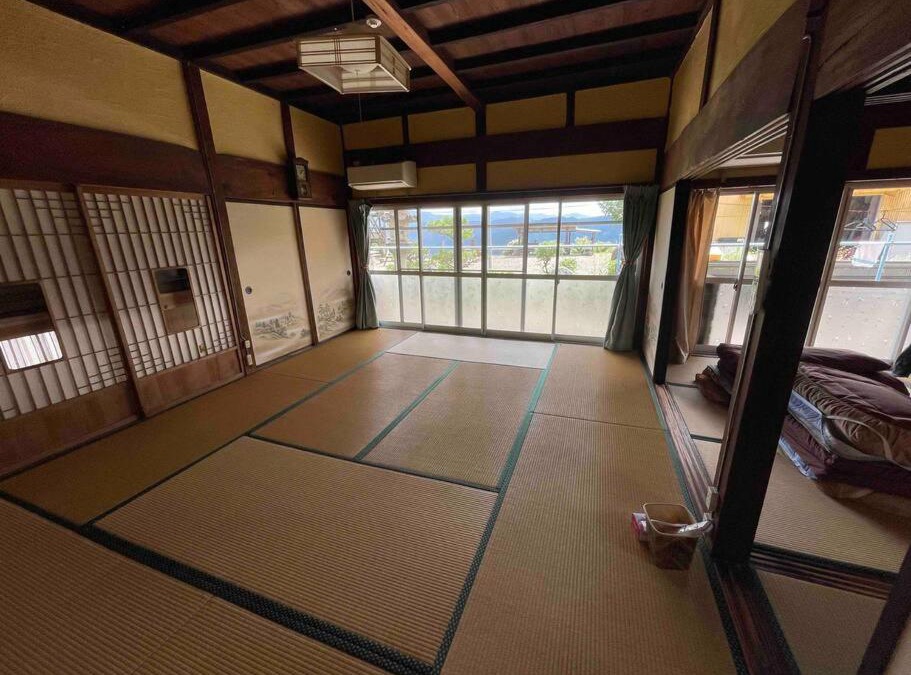 Kumakogen Apartment | 山の上の古民家一軒貸し