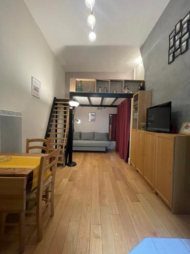 Sorbonne Apartment | 巴黎圣母院单间公寓
