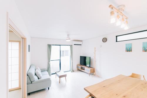 Uza House | 惠 - Megumi Okinawa