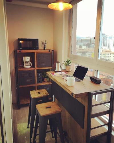 Yeon-dong Apartment | 机场5分钟#乐天免税店正对面 公寓#近新罗免税店 保健路 #2室一厅整租#每个房间都有阳台
