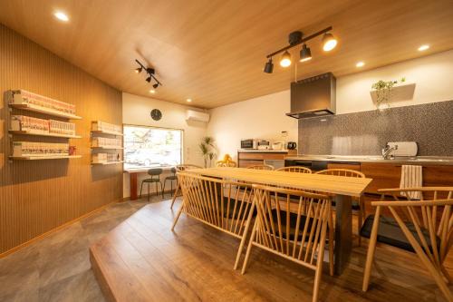 Asakura House | 桜たろう紅葉じろうの都-10月21日から10日間1周年セール!キッズエリア大好評!九州観光拠点 アウトレットコストコお買い物