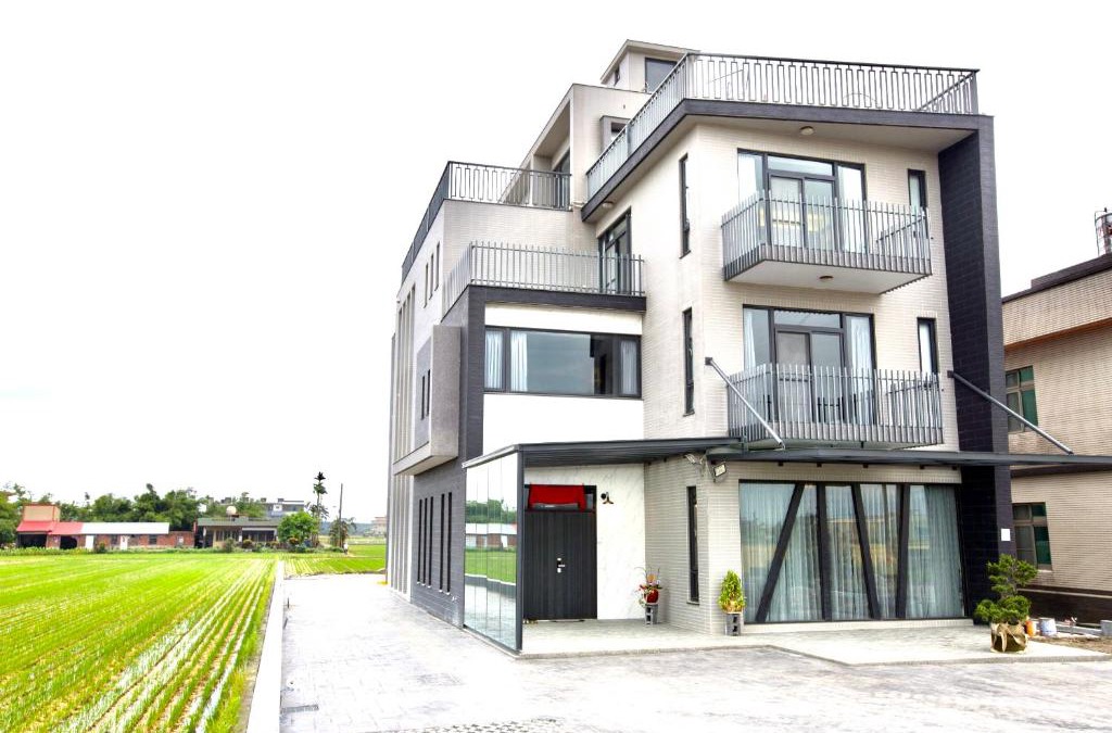 Zhuangwei Bed & Breakfast | 河沿悅舍ZW朋友同學聚會推薦l獎勵旅遊宜蘭包棟l家庭親子民宿l烤肉麻將浴缸戲水池