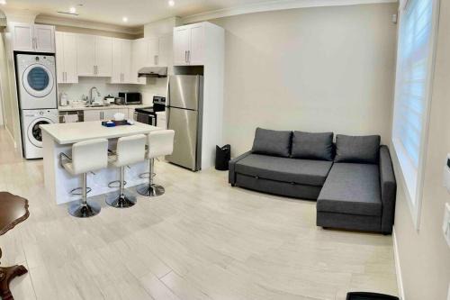 Dunbar Apartment | 温西民宿 Vancouver West Quiet Home