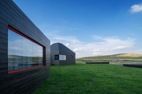 Chahar Right Back Banner Hotel | 無热宇宙民宿