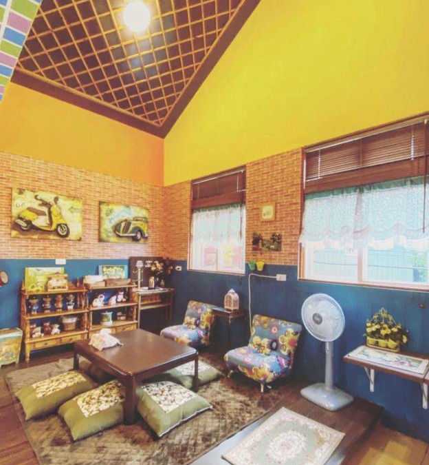 Fuxing District House | 熊居民宿Lala Mountain Bear Farm