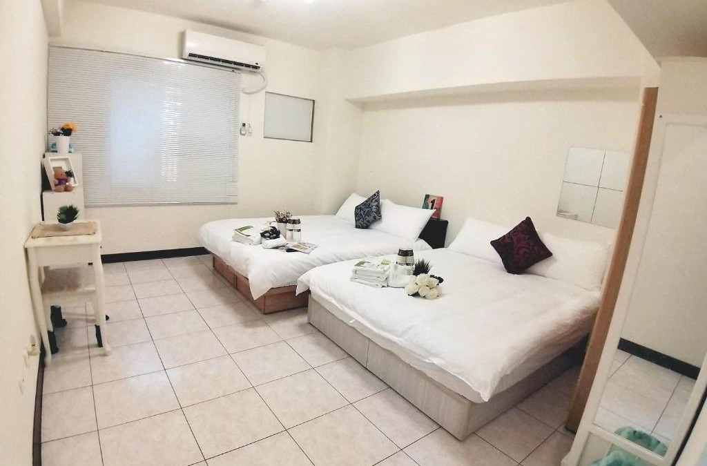 Gushan District Apartment | 瑞豐夜市館-4-8人包層-J