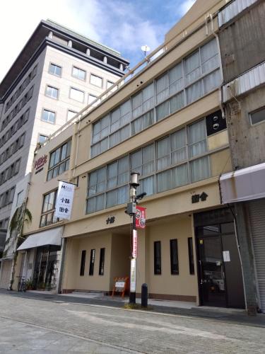 Naka Ward Apartment | 肴町街舎