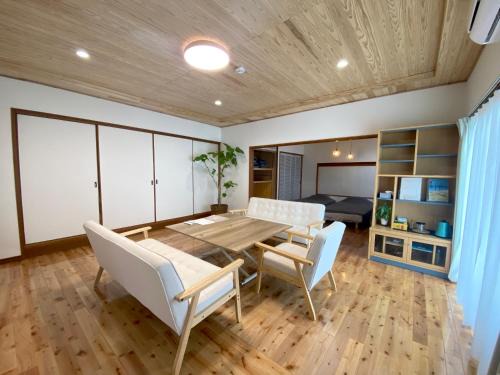 Nagato House | 「西の横綱」俵山温泉で極上の湯治STAY。物語が始まる場所 -MUKU-