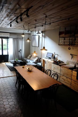 Xitun District House | 逢甲包棟旅遊
