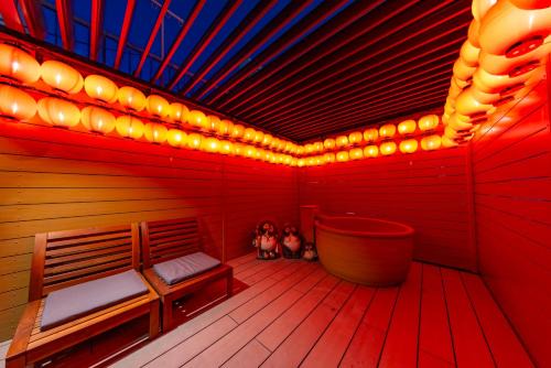 Higashishinsaibashi Apartment | 露天風呂付き一棟貸切ヴィラ 心斎橋6分 最大13名 ー Japanese Modern Private Villa with Open-Air Bath & Spacious Living near Shinsaibashi, Osaka