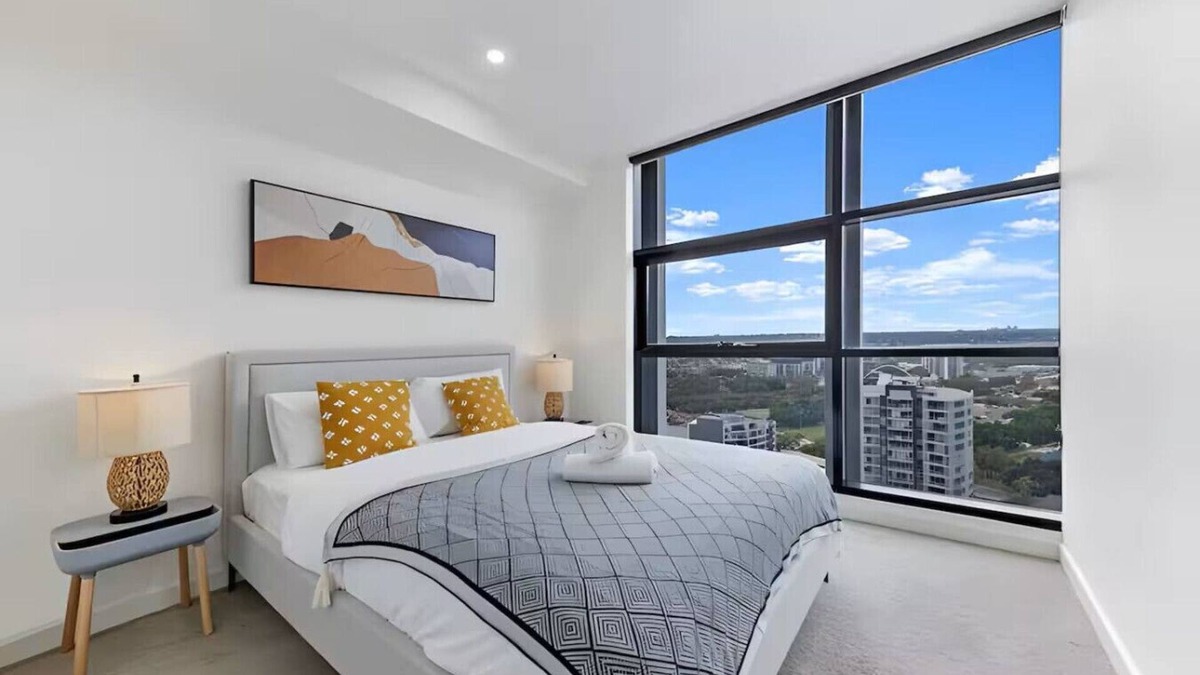 Harris Park Apartment | 高层公寓，2分钟可以到达火车站，购物中心，设施便利