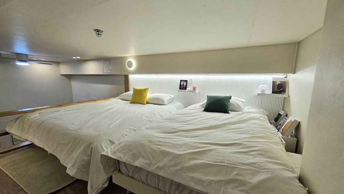 Yongin Apartment | 감성복층 주차무료 빔프로젝트 스탠바이미 명지대5분 용인대 에버랜드 용인민속촌 역북지구내 역북동 용인시청