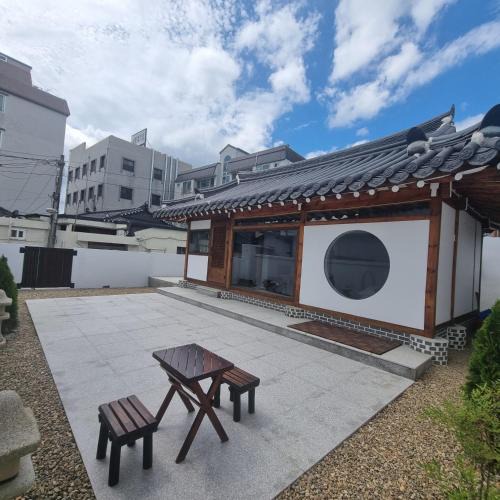 Gyeongju House | 이손한옥,대형자쿠지,무료자전거,자동커피머신 등,마음을 쉬어가는공간