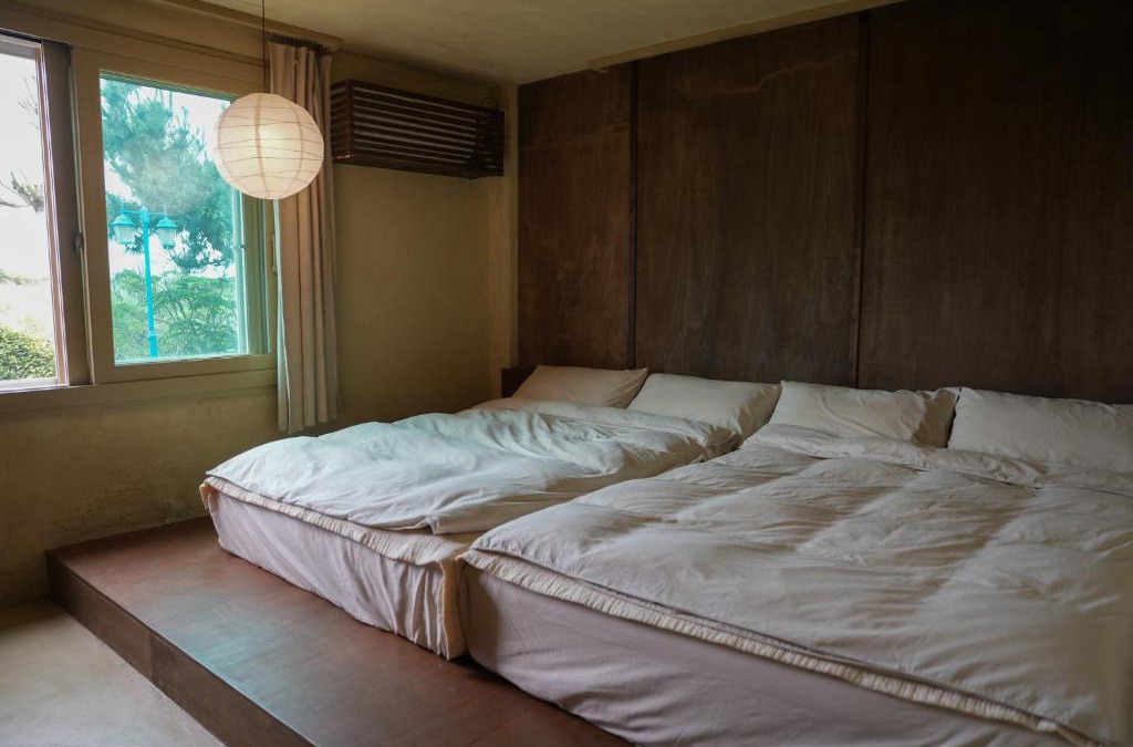 Aewol House | 틈 제주 - 애월 바닷가의 퀸 침대 세개