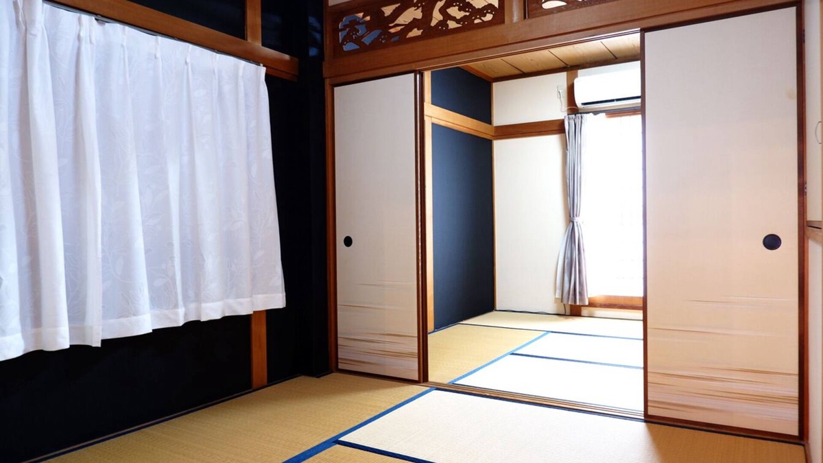 Nishiyodogawa-ku House | 0 minutes walk from the nearest station! 20 minutes to USJ and Osaka Station, direct access to Kobe, Namba, and Nara.