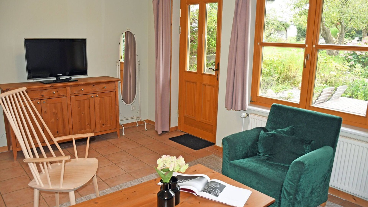 Lancken-Granitz Apartment | 01 Holiday apartment with garden terrace - Holiday apartments in the fishing village and under the