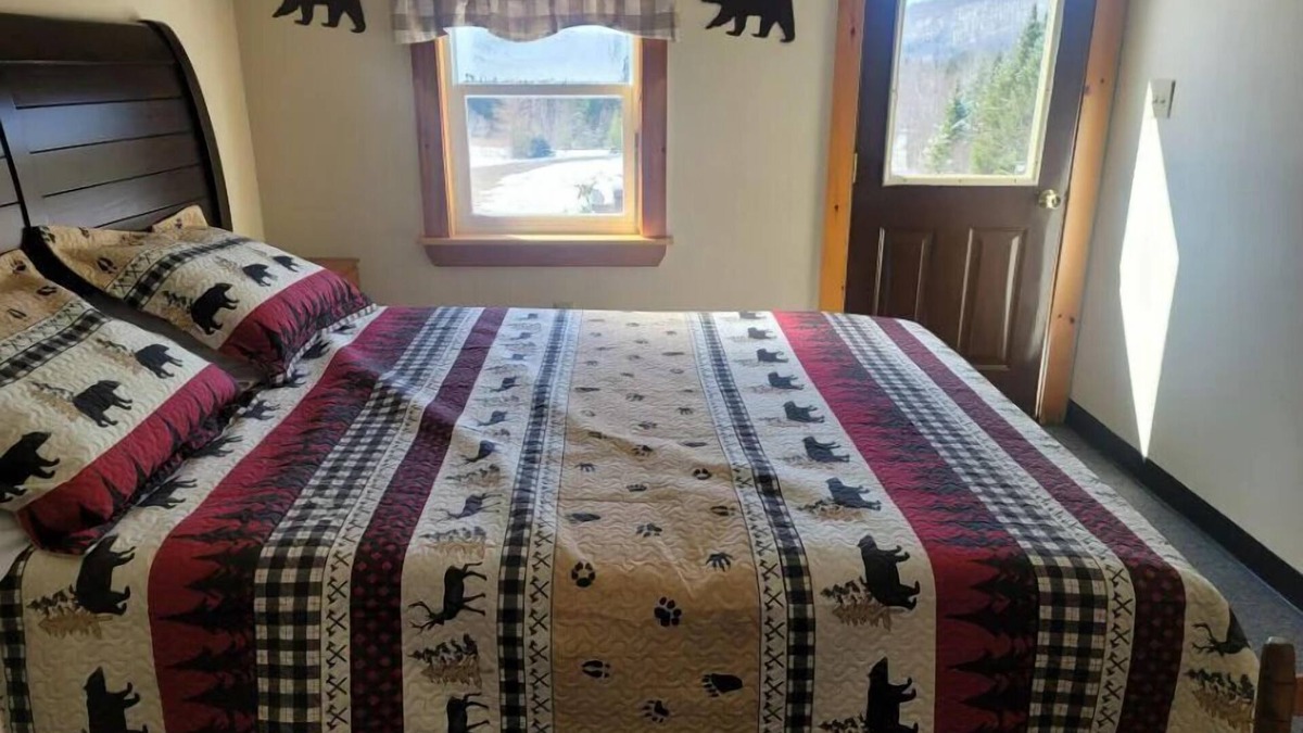Stewartstown Cabin | 01) The Bear Cave Cabin