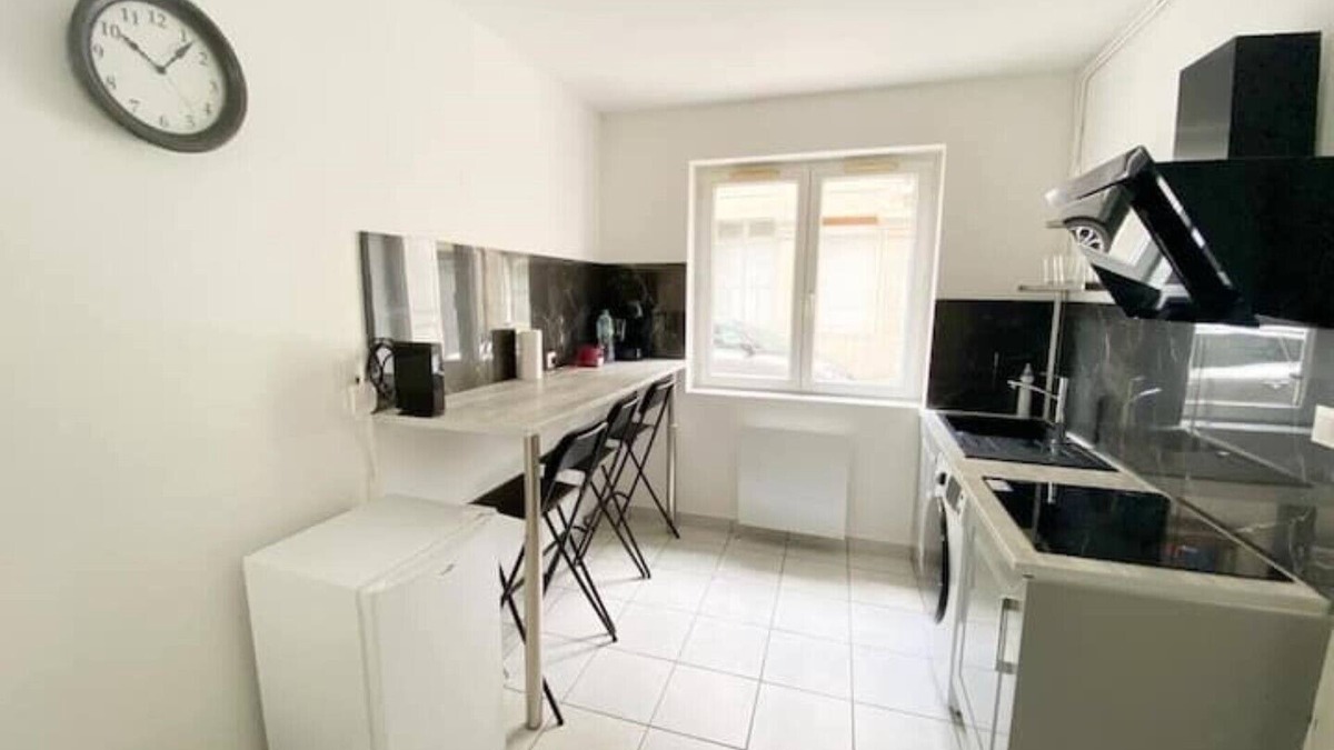 Cret de Roc Apartment | 023 CHIC & COSY F1 23m2 HYPERCENTRE JARDIN WIFI SMART TV NETFLIX