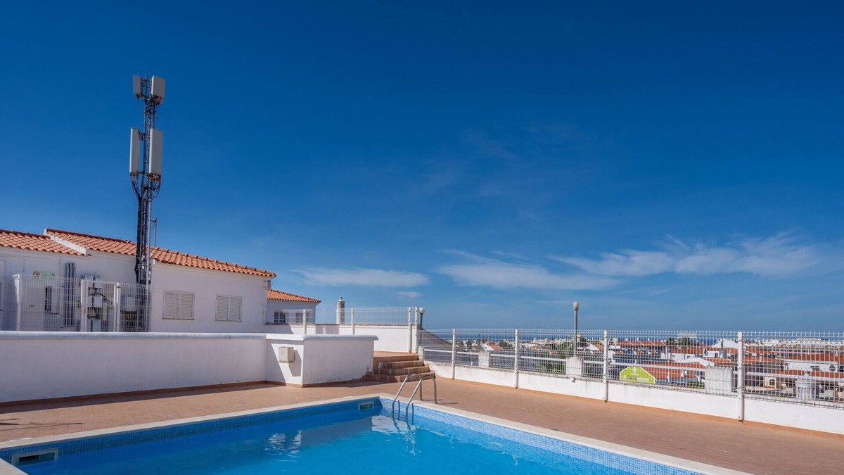 The Strip Apartment | #040 Solar Flat by Home Holidays