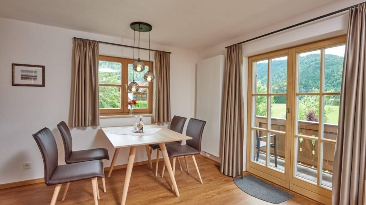 Entfelden Apartment | (06) Comfort vacation apartment with south-east-facing balcony, approx. 67 sqm