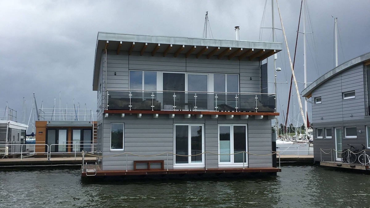 Kroeslin House | 06. floating houses (105 m²) Nanna - Floating houses no. 9 with fireplace, sauna and 2