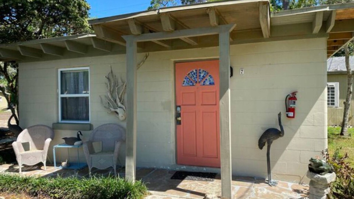 Inglis Cabin | 07) The Crane Cottage
