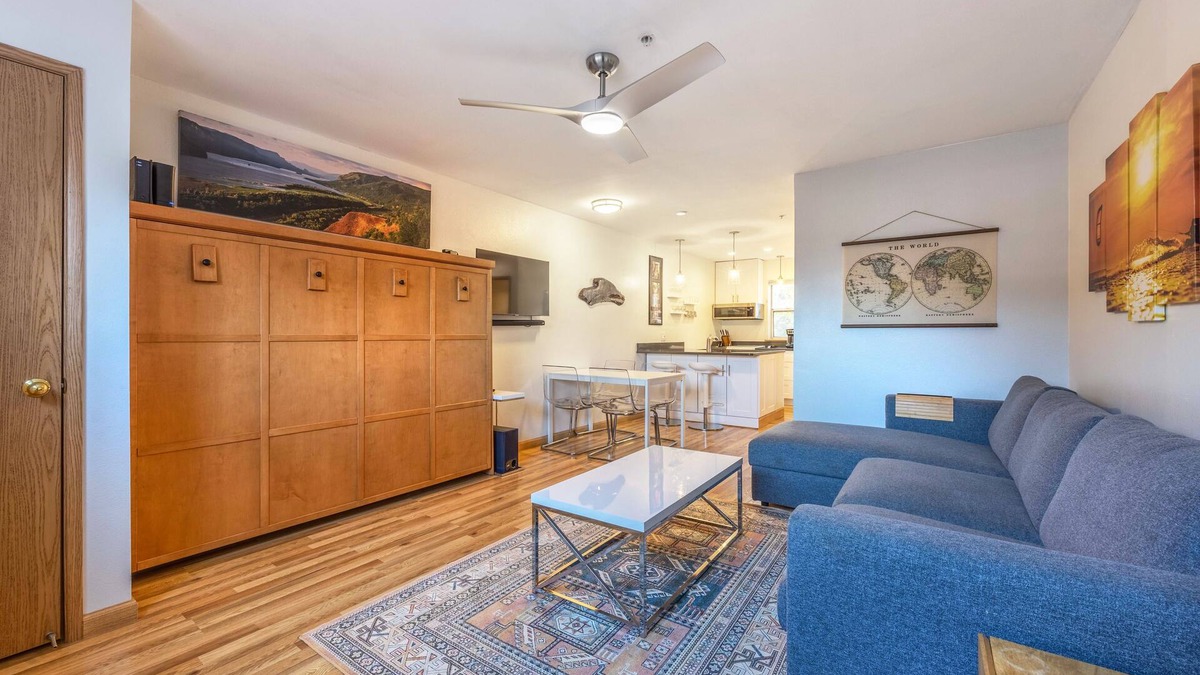 Hood River Condo | 08 Lodge, Downtown, AC, Ground Floor, Hood River!