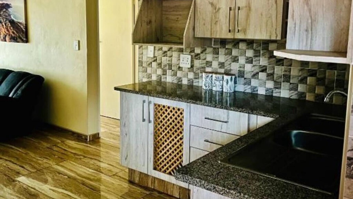 Newcastle Apartment | 08tree76nine7725