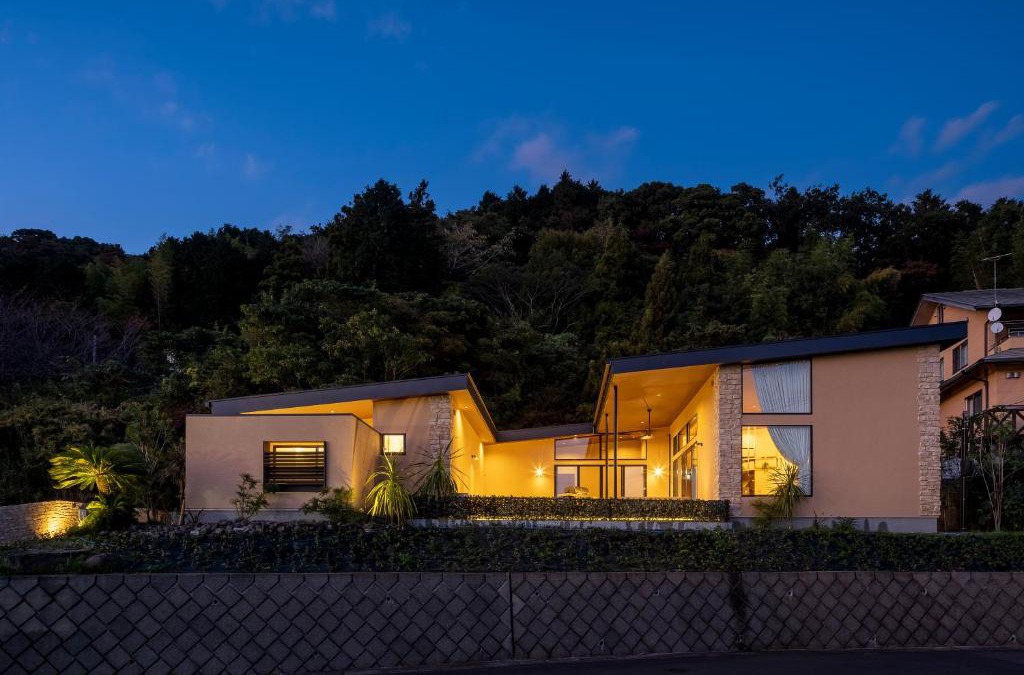 Yugawara Villa | 1日1組限定 展望露天風呂付き 南国リゾート貸切ヴィラ 歩羅无 湯河原 FuranYugawara