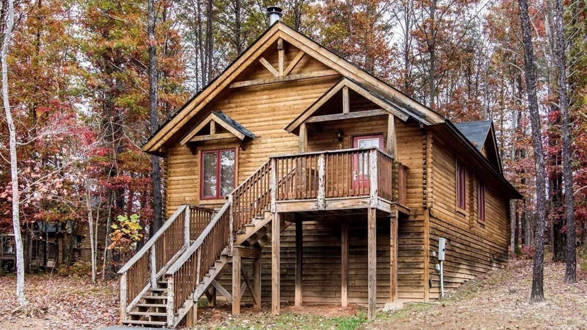 Gordonsville Cabin | 1,000 Acre Resort Horseback Riding 60 Acre Lake; Pools, whirlpool, games room