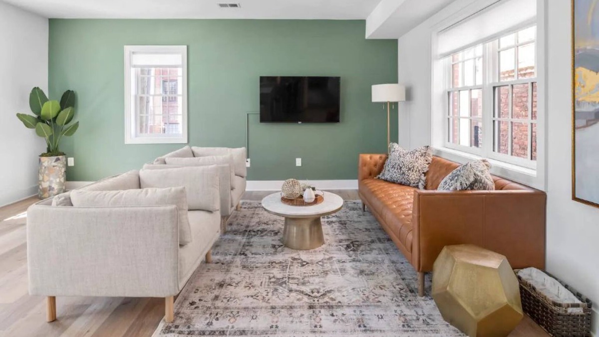 Old Town Alexandria Apartment | ★1/2 Block to King Street, King Bed ~ Free Parking★