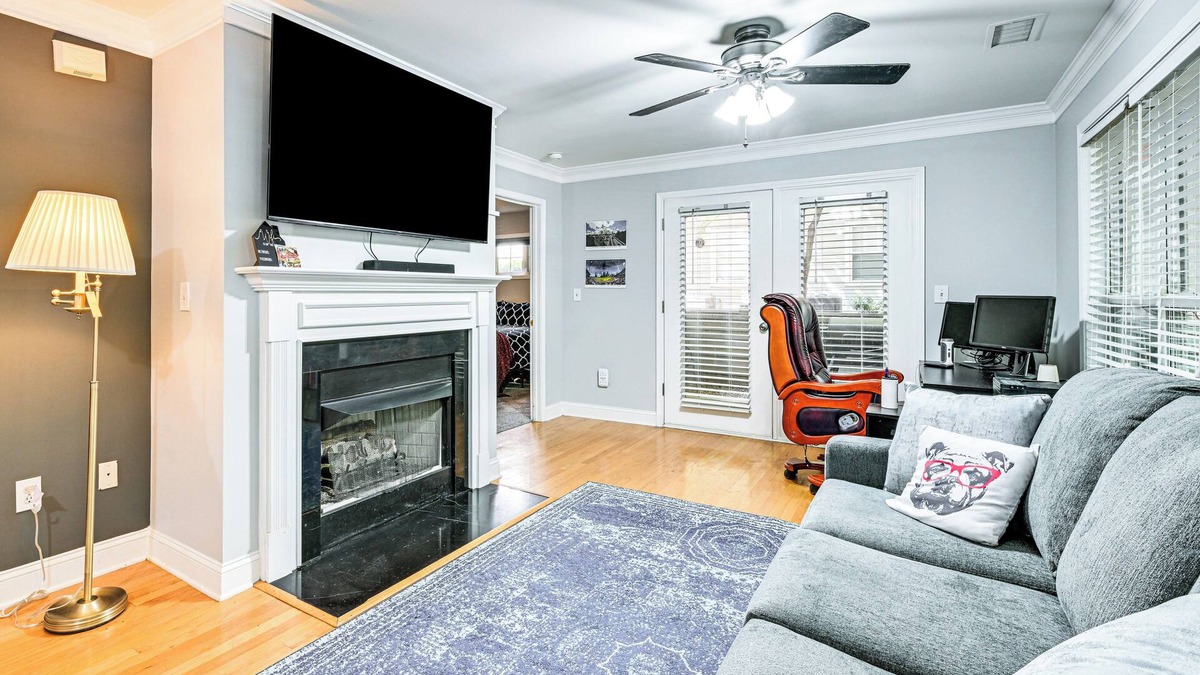 Third Ward Condo | 1/2 Mi to Bank of America Stadium: Uptown Condo!