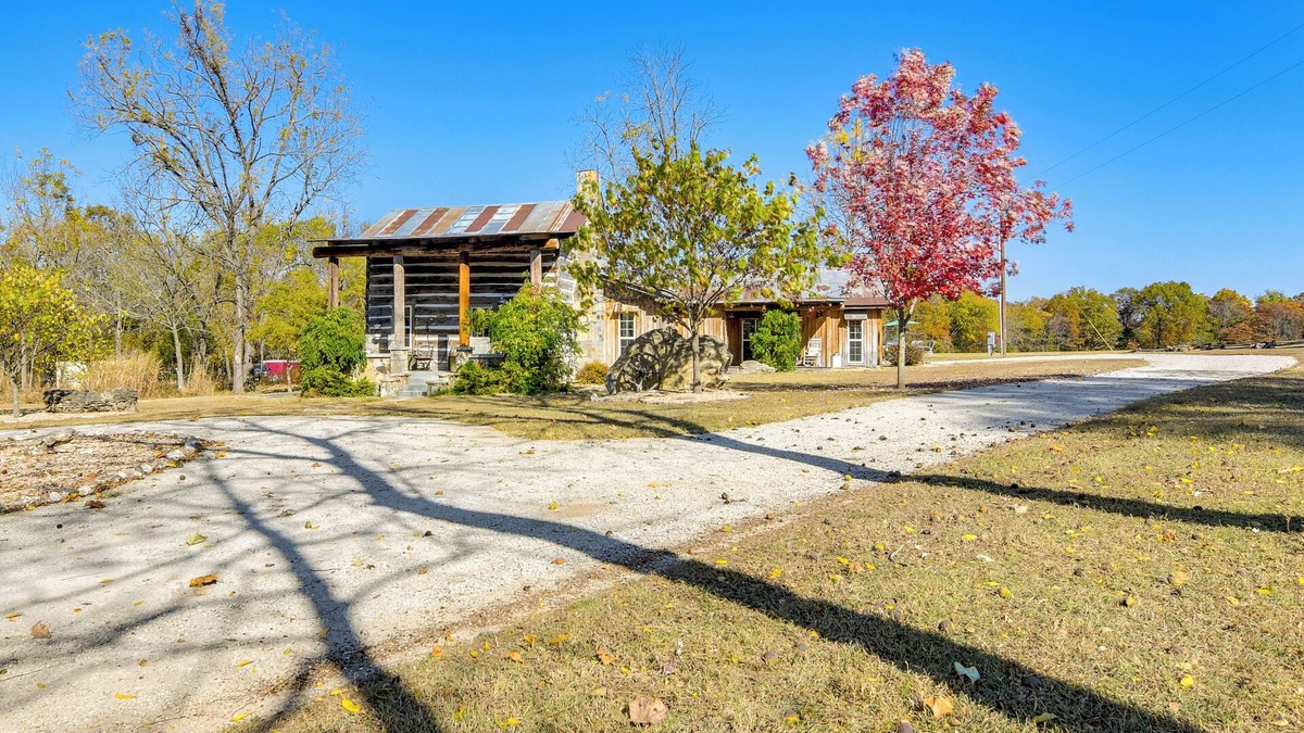 Shell Knob Cabin | 1/2-Mi to Lake: Cabin on 43 Acres in Shell Knob!