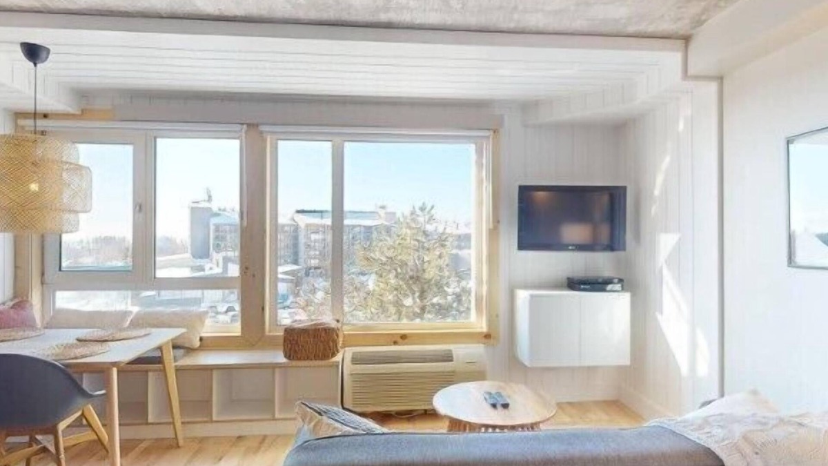 Beaupre Condo | 1-407 : Studio Deluxe - 4 people.