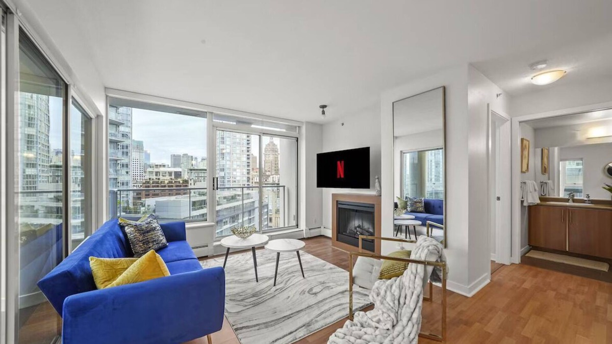 Crosstown Condo | 1.5 Bedroom Condo DT, Sleeps 5, Amenities+Parking