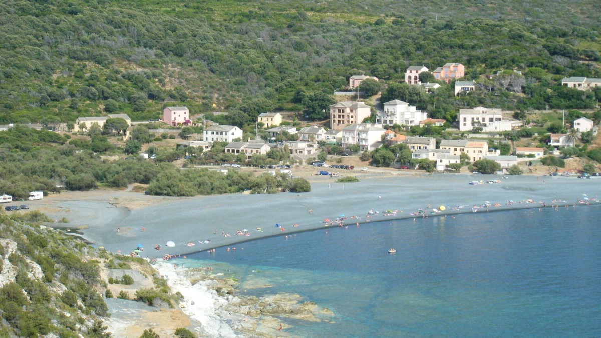 Ogliastro Apartment | 1.5 km from the sea apartment in a house with character