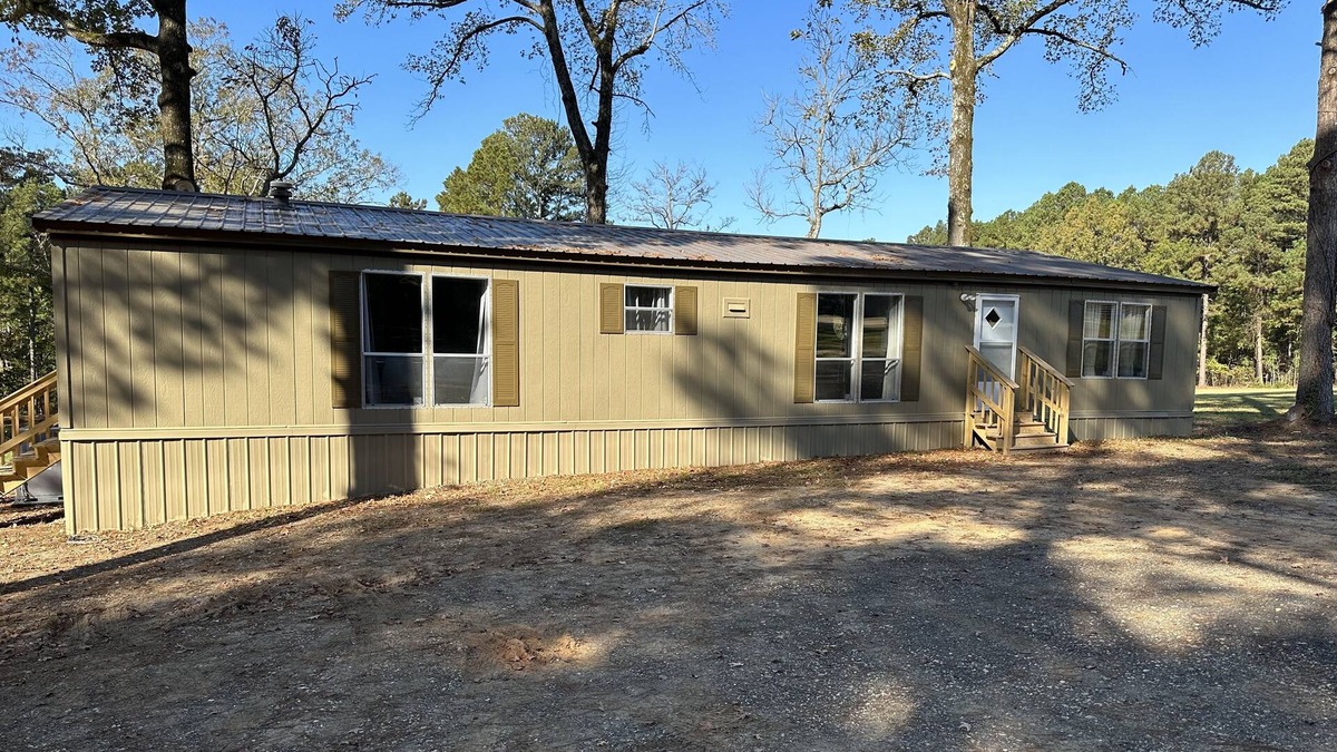 El Dorado House | 1.5 miles to Mystic Creek Golf course with outdoor patio overlooking two ponds