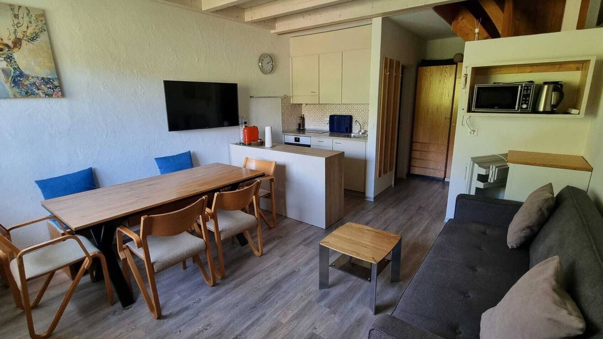 Savognin Apartment | 1.5 room apartment for 1 - 6 people with a view of the village of Savognin
